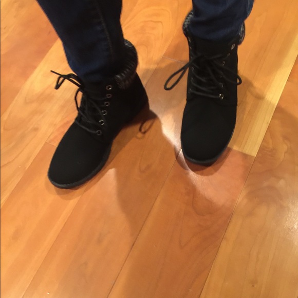 Boots new ⭐️⭐️⭐️⭐️FLASH SALE⭐️⭐️⭐️ - Picture 7 of 10